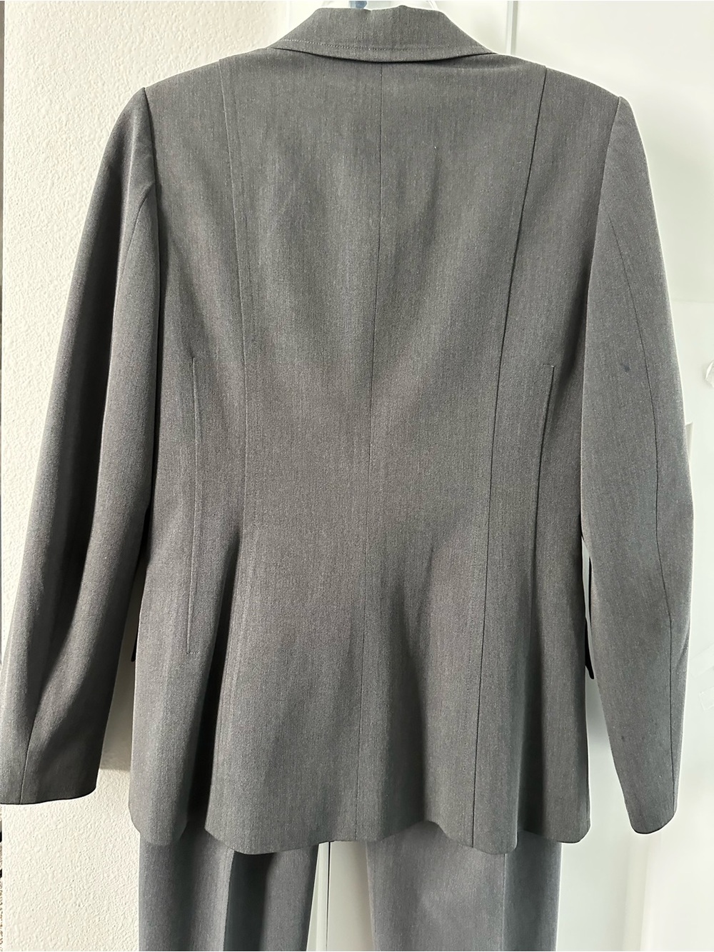 Caslon Charcoal Gray Two-Piece Tailored Pantsuit size 6 - Picture 11 of 16